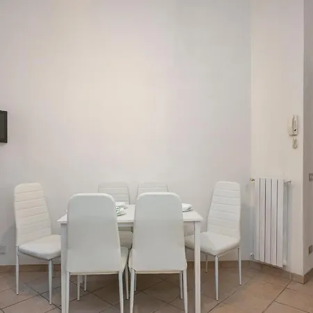 Sauro 6 Guest Διαμέρισμα *